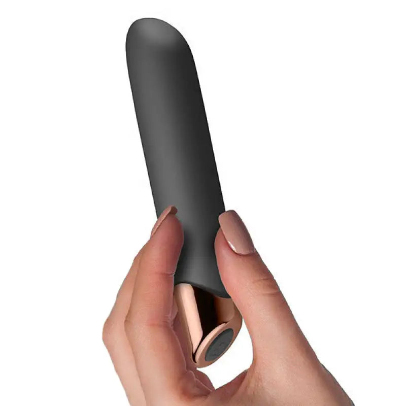 Chaiamo Black Rechargeable Vibrator for Intense Pleasure and Power