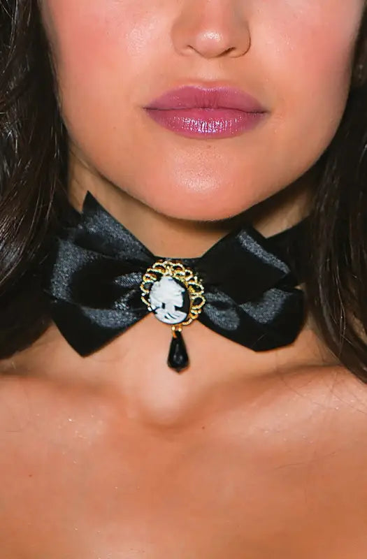 Shirley of Hollywood Bow Cameo Black Choker Ribbon Bow for Ultimate Elegance - One Size