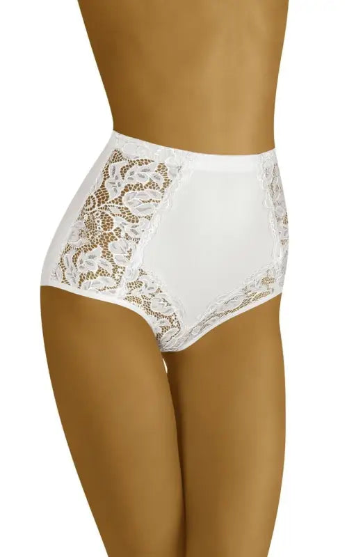 Wolbar Eleganta White Embraces Sensuality with Embroidered Floral Lace